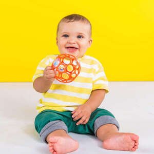 Hračka Bright Starts Oball Rattle 10 cm oranžová